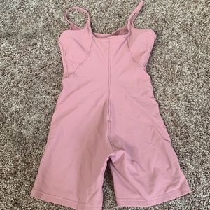 ⚡️⚡️LULULEMON ONSIE SIZE 4⚡️⚡️